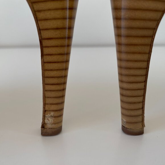 🇮🇹 Made in Italy | Salvatore Ferragamo｜Gold Leather｜Vara Bow Peep Toe Pumps - Picture 14 of 16